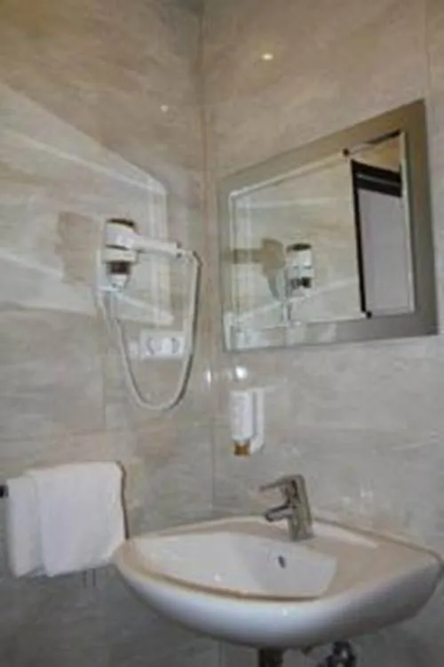 Concorde Hotel Ascot Düsseldorf 3*,  Almanya